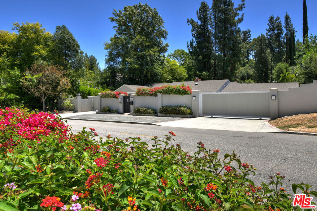20044 Wells Drive