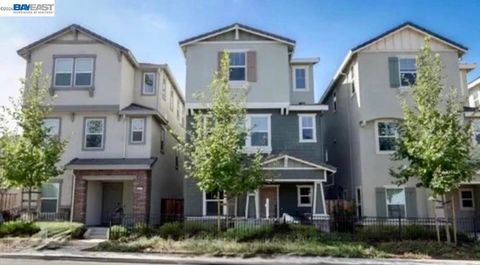 Photo of 24221 2Nd St ST, Hayward, CA 94541 (MLS # 41136138)