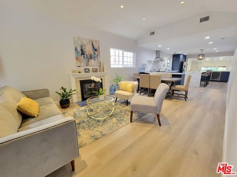 Photo of 446 S Almont Drive, Beverly Hills, CA 90211 (MLS # 25587855)