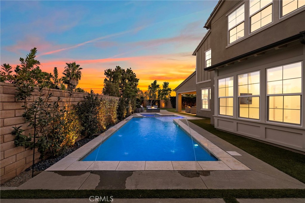 2491 N La Colina Court