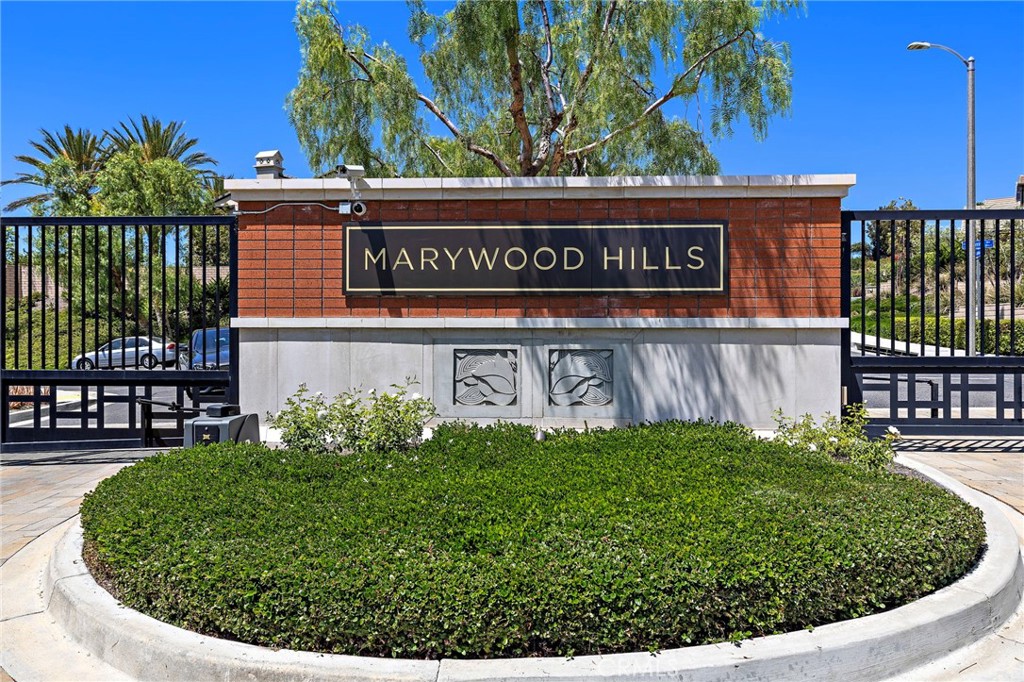 2491 N La Colina Court