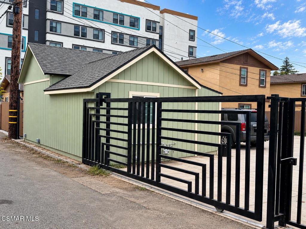118 B Street