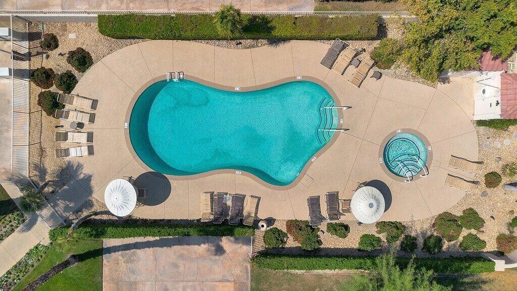 Woodhaven Country Cl - Residential