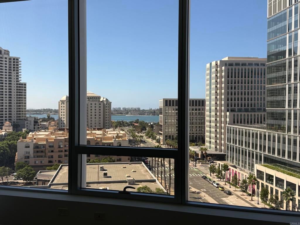 888 W E Street 1203