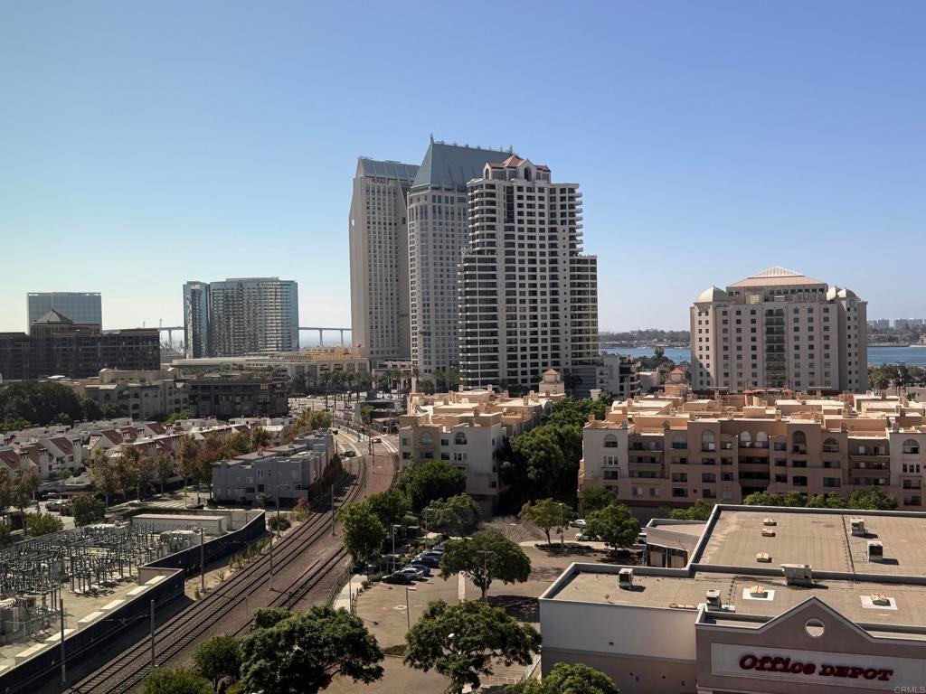 888 W E Street 1203
