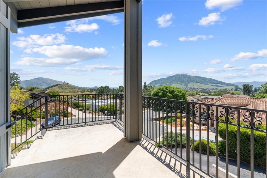 958 Skyline Drive