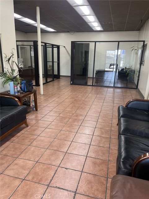 Photo of 7854 N Sepulveda Boulevard, Van Nuys, CA 91405 (MLS # SR26051666)