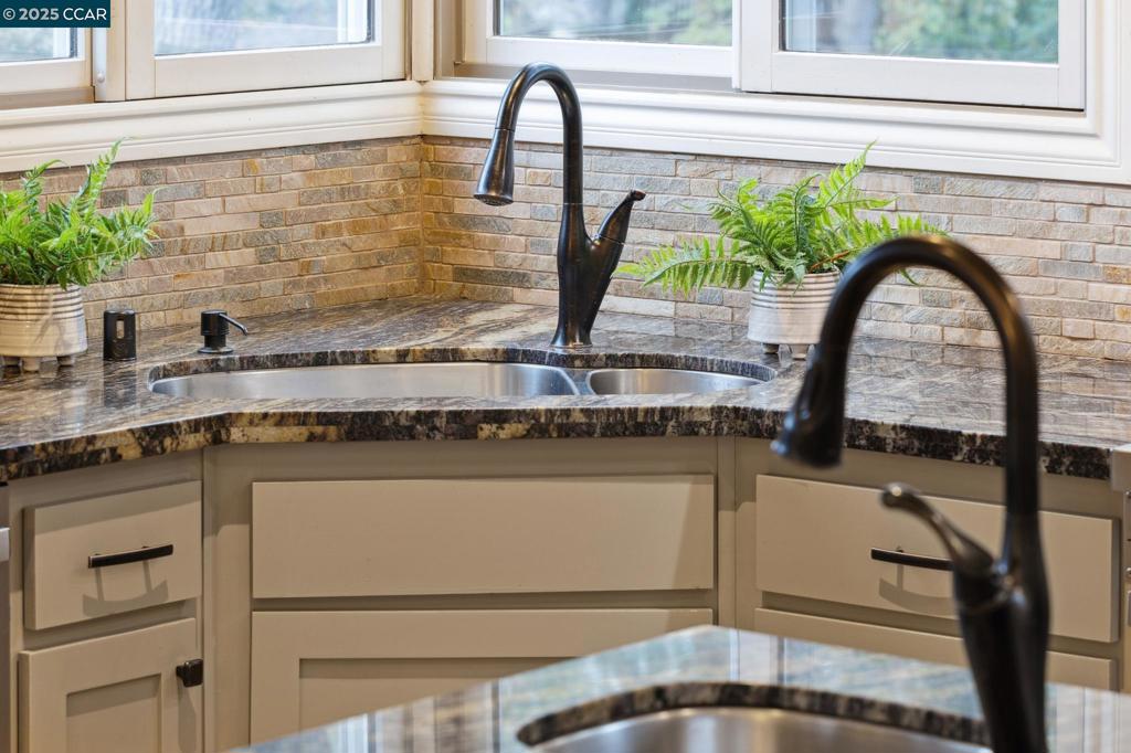 WEST SIDE ALAMO - Residential