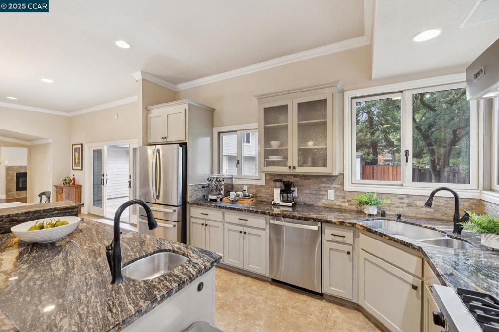 WEST SIDE ALAMO - Residential