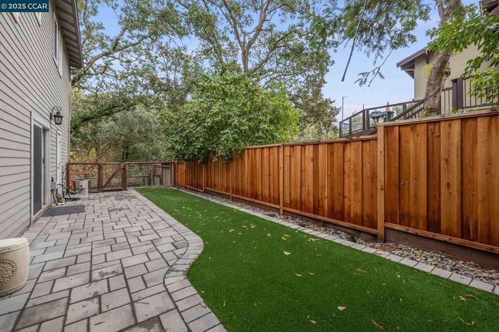 WEST SIDE ALAMO - Residential