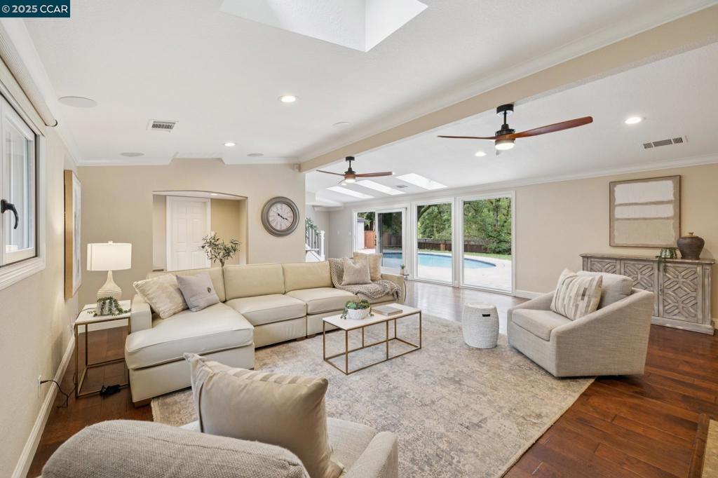 WEST SIDE ALAMO - Residential