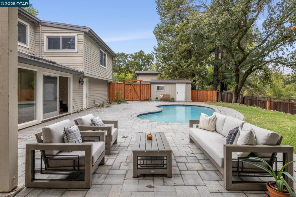 WEST SIDE ALAMO - Residential