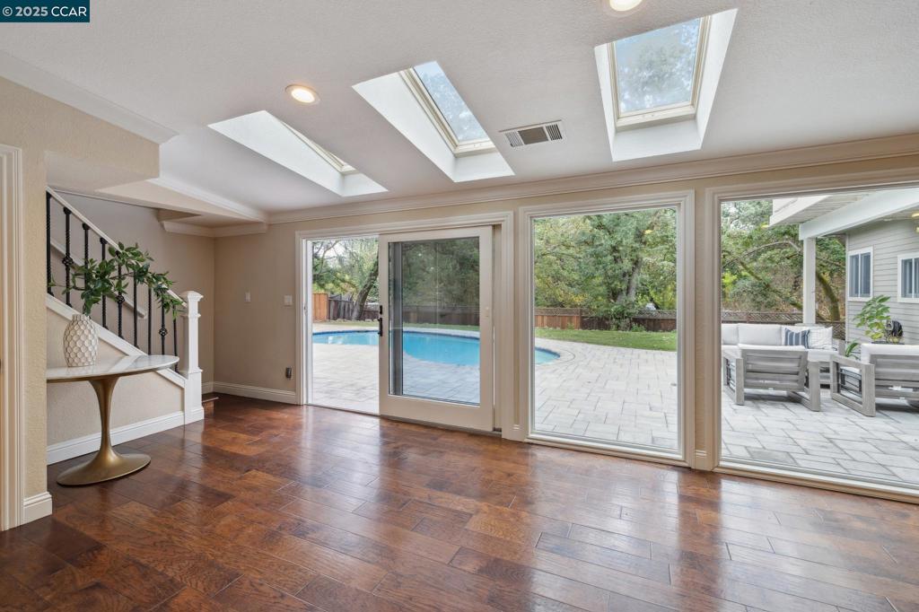 WEST SIDE ALAMO - Residential