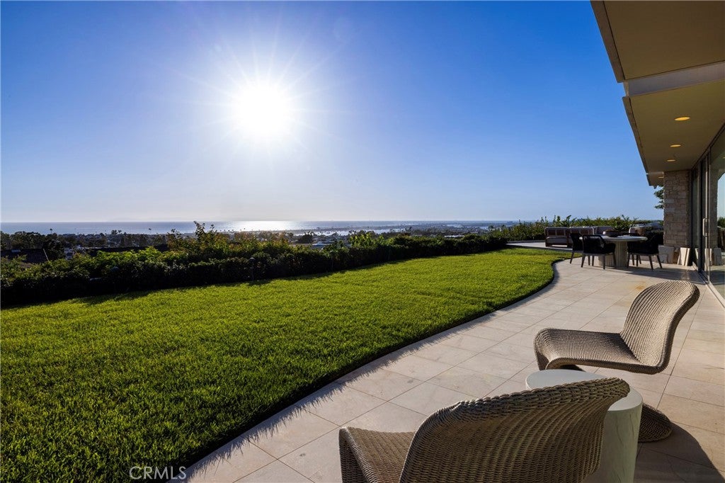 Photo of 2801 Setting Sun DR, Corona Del Mar, CA 92625 (MLS # NP26227893)