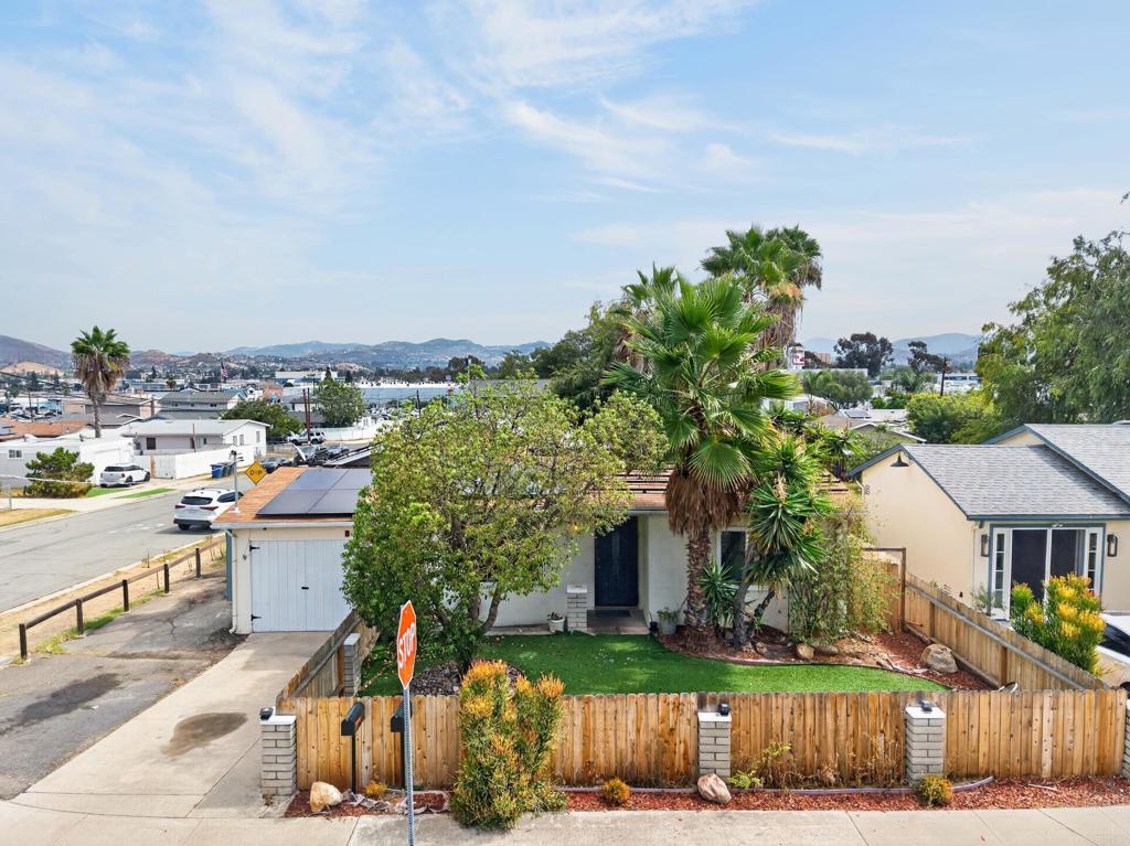 547 El Monte Road