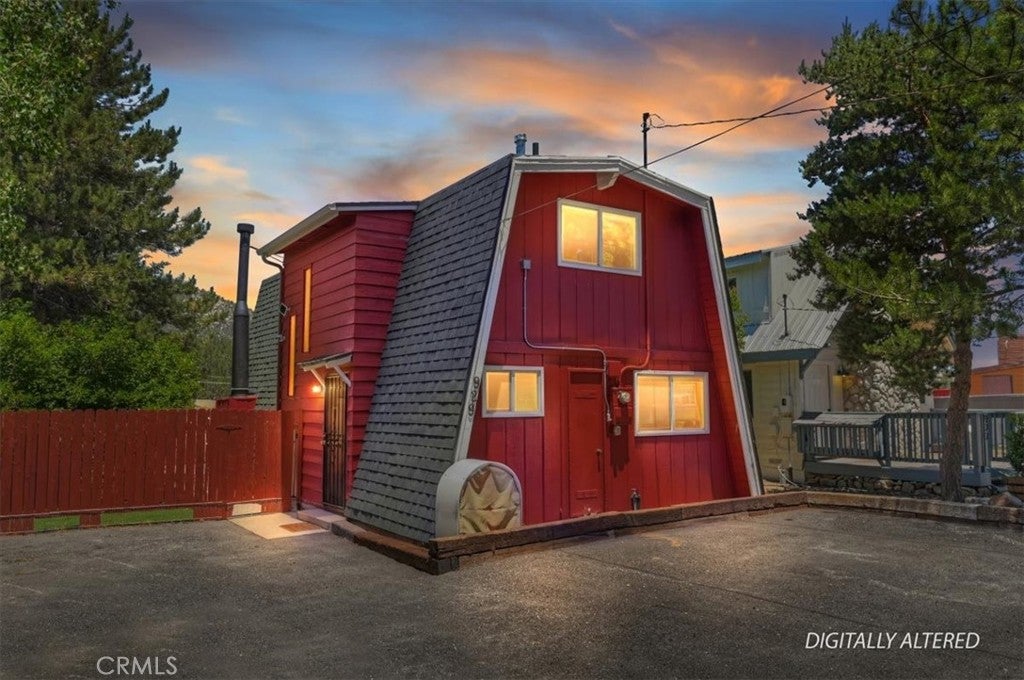 929 W Fairway