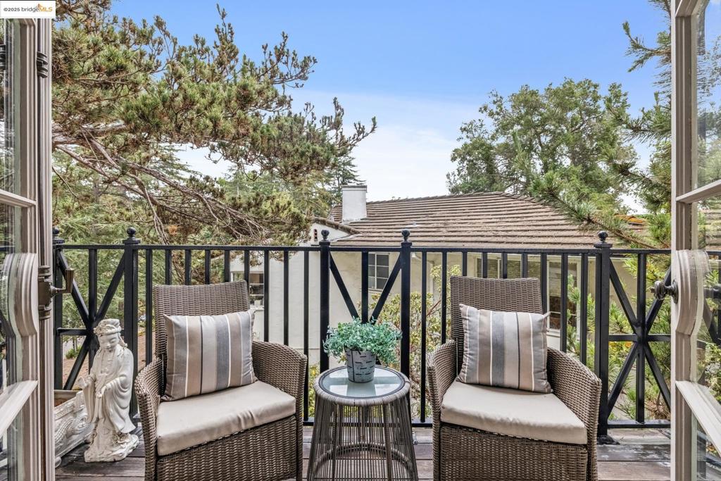 CLAREMONT - Residential