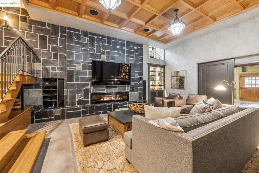 CLAREMONT - Residential