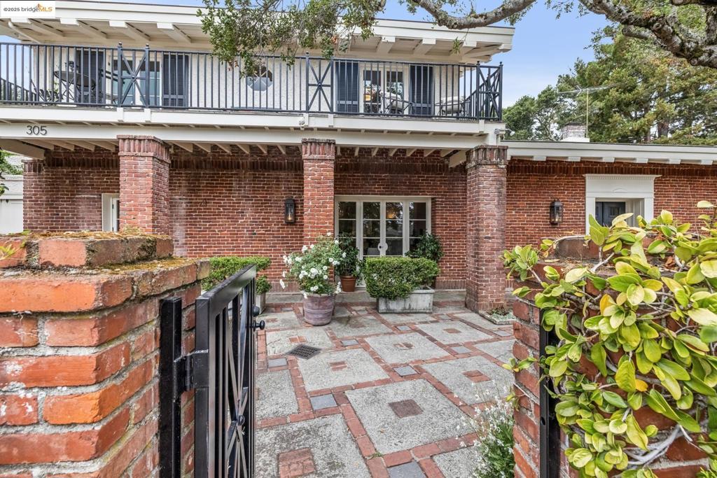 CLAREMONT - Residential