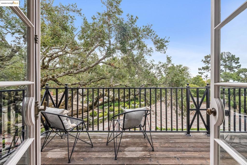 CLAREMONT - Residential