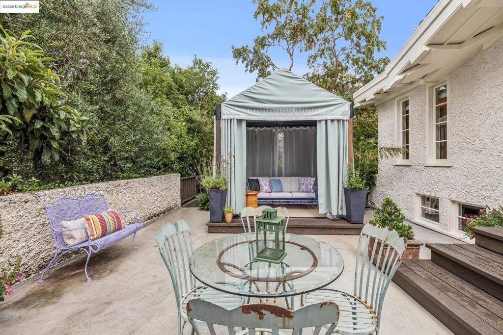 CLAREMONT - Residential