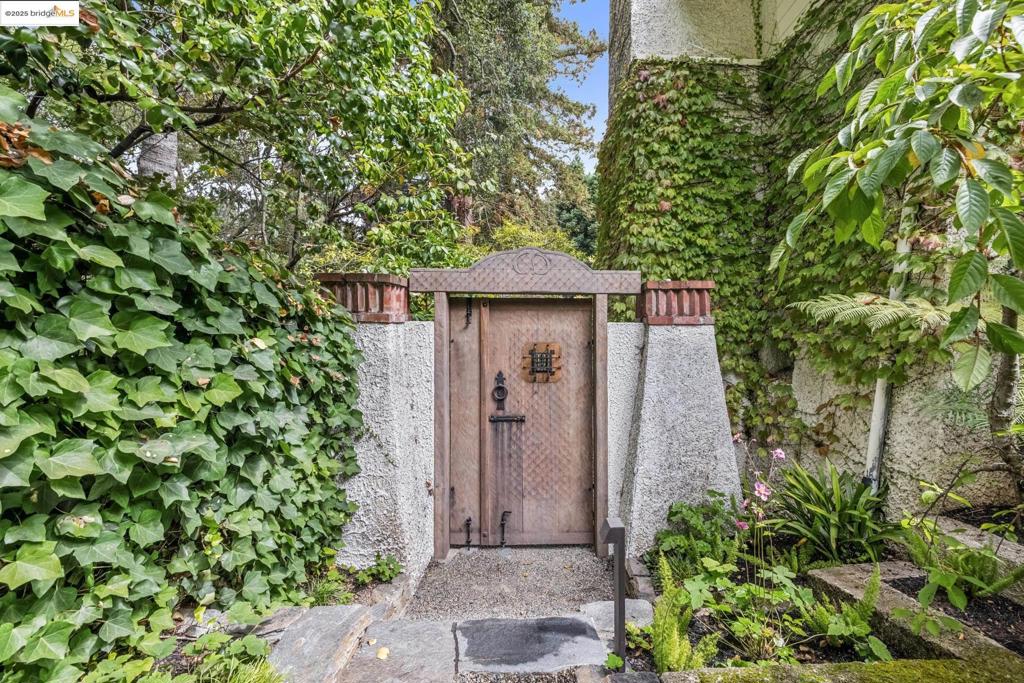 CLAREMONT - Residential