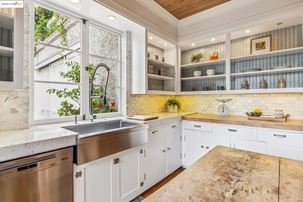 CLAREMONT - Residential