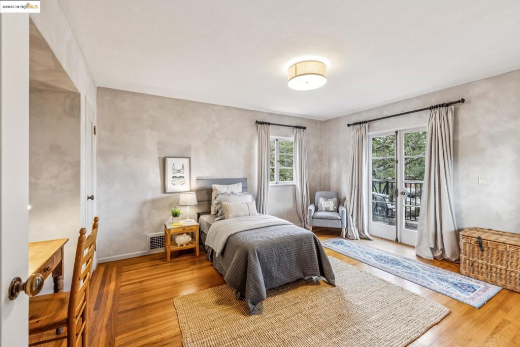 CLAREMONT - Residential