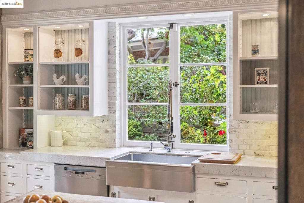 CLAREMONT - Residential