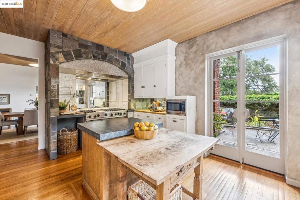 CLAREMONT - Residential