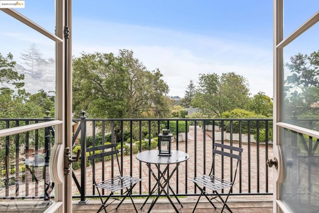 CLAREMONT - Residential