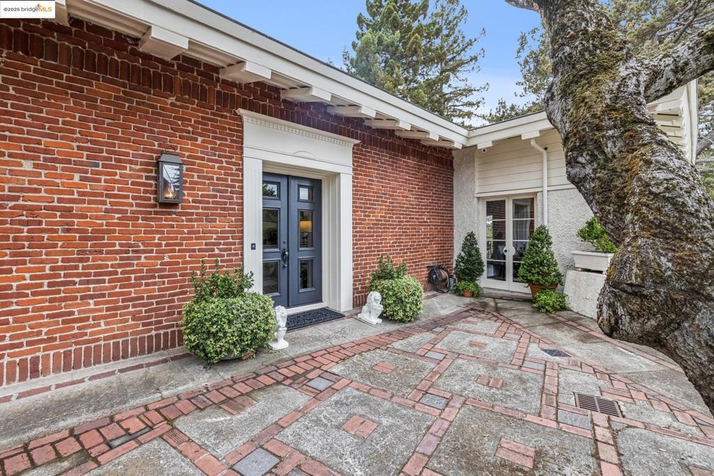 CLAREMONT - Residential