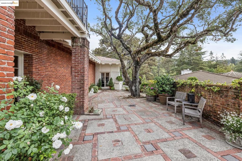 CLAREMONT - Residential