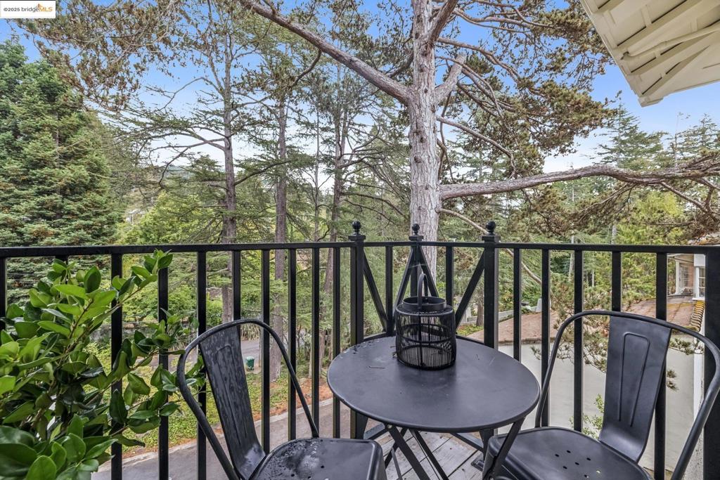 CLAREMONT - Residential