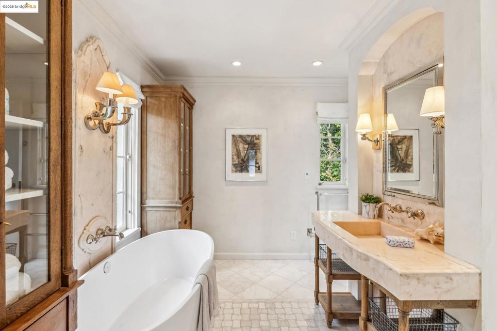CLAREMONT - Residential