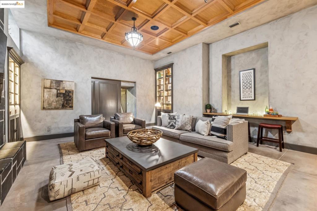 CLAREMONT - Residential