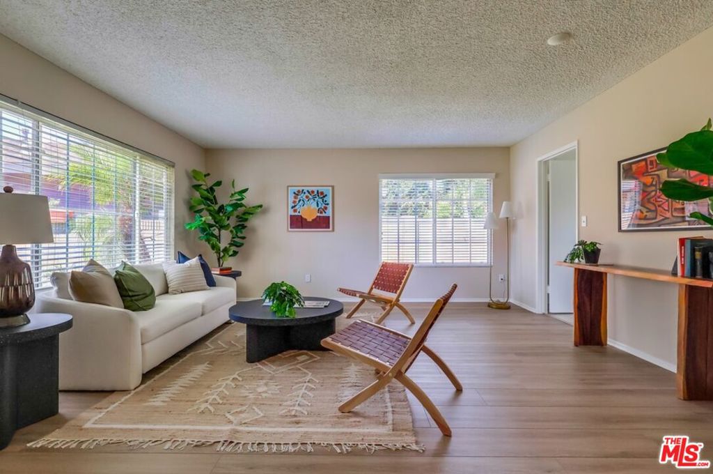 11253 Yearling Street