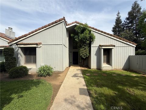 Photo of 1854 Cougar Lane, Clovis, CA 93611 (MLS # GD26069057)
