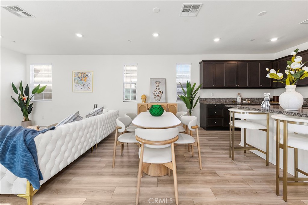 3002 E Penny Lane