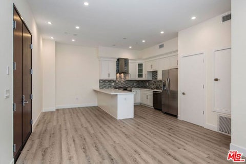 Photo of 1237 S Holt Avenue #305, Los Angeles, CA 90035 (MLS # 26995055)