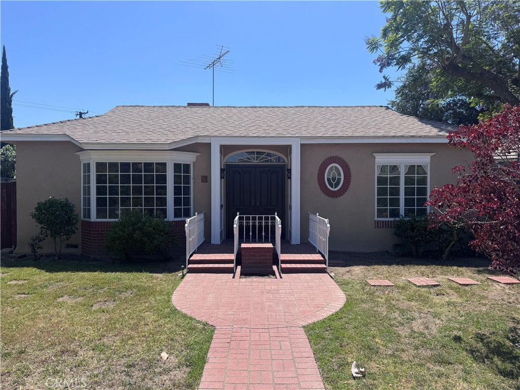 54 La Linda Drive