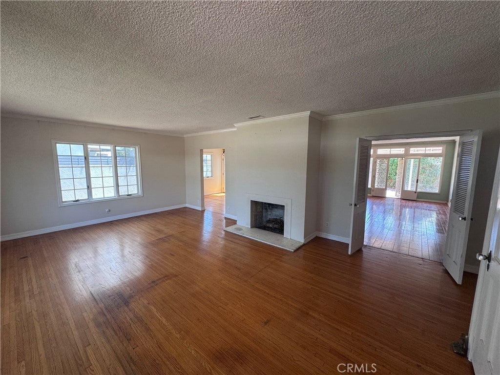 54 La Linda Drive