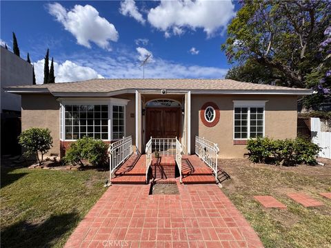 Photo of 54 La Linda Drive, Long Beach, CA 90807 (MLS # PW26098460)