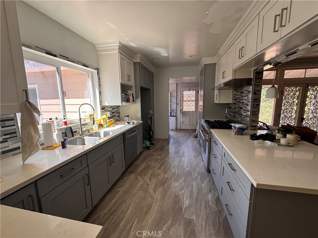 54 La Linda Drive