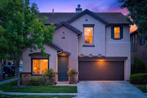 Photo of 2779 Parasol Court, San Jose, CA 95125 (MLS # ML82043768)
