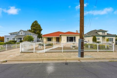 Photo of 418 Sybil Avenue, San Leandro, CA 94577 (MLS # ML82026528)