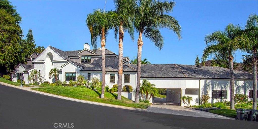 Photo of 4947 Summit View Dr, Westlake Village, CA 91362 (MLS # SR25281037)