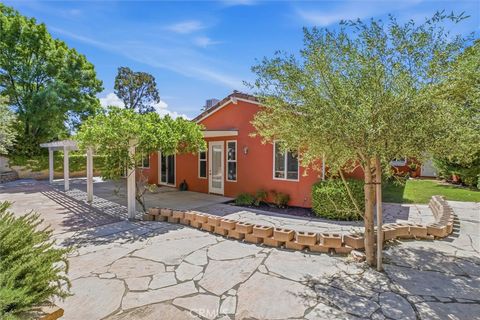 Tiny photo for 1602 Windstar Court Ct, Paso Robles, CA 93446 (MLS # SC26082852)