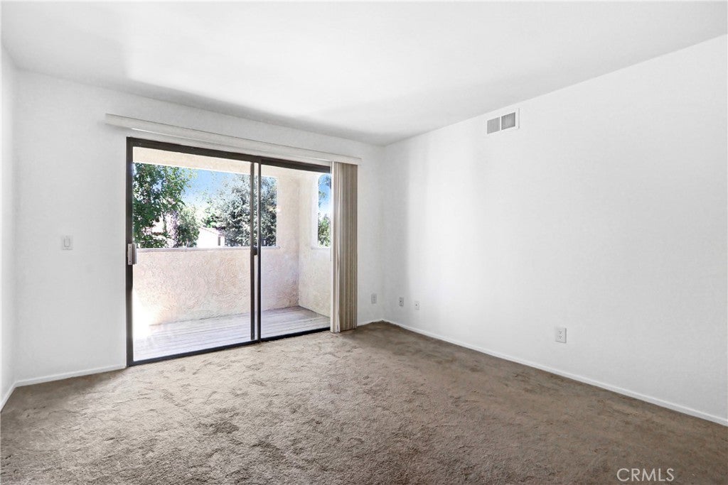 1118 W Blaine 202