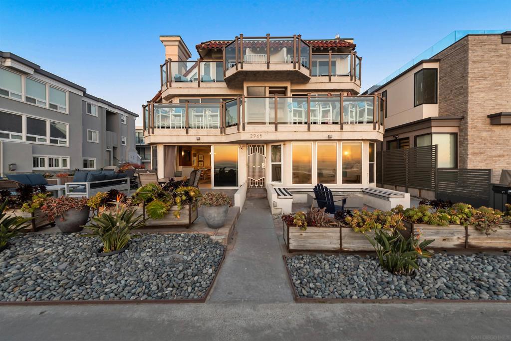 2965 Ocean Front Walk 1
